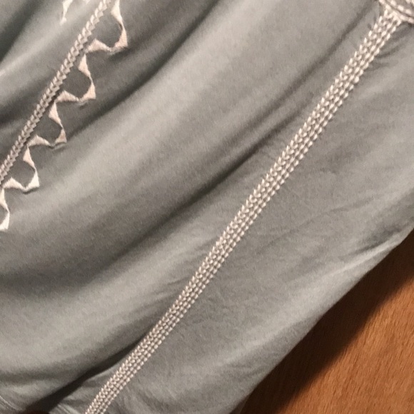 Old Navy L Thyme To Go Summer Top Embroidered - Picture 6 of 9